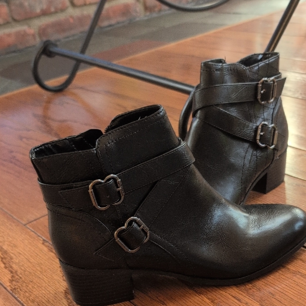 Unisa Black Buckle Leather Booties